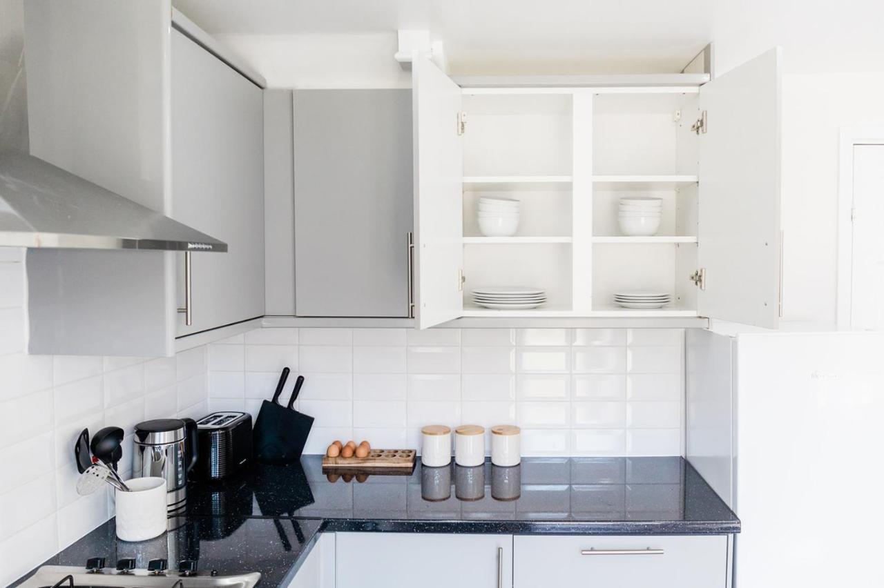 מילטון קינס The Oval House By Silva Cmk Stylish House With Garden & Parking Eco-Serviced Accommodation מראה חיצוני תמונה
